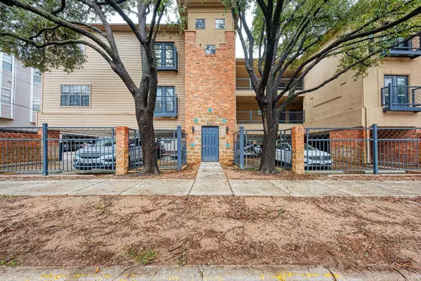 914 22 1/2 ST #302, Austin, TX 78705