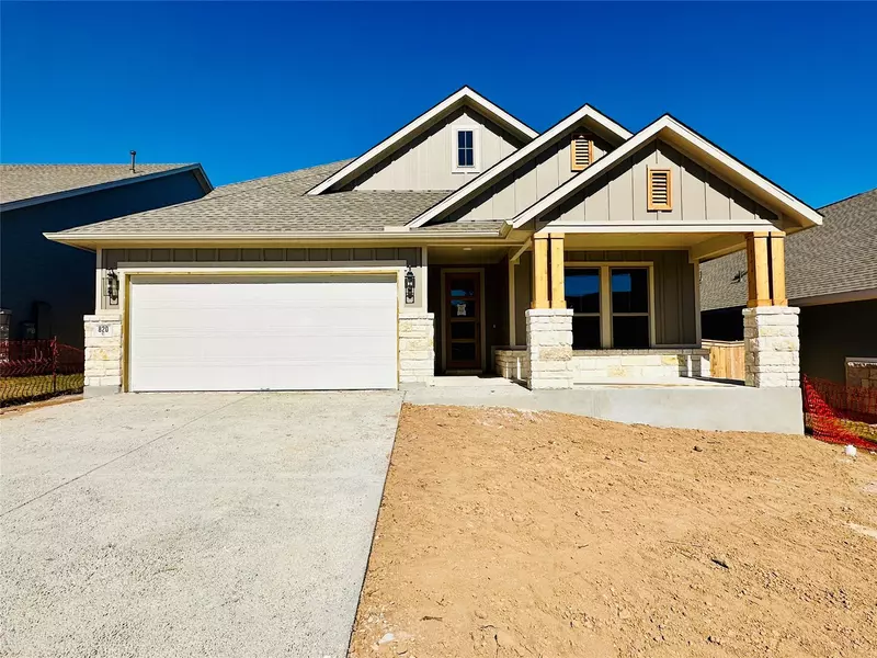 820 Sage Thrasher CIR, Dripping Springs, TX 78620