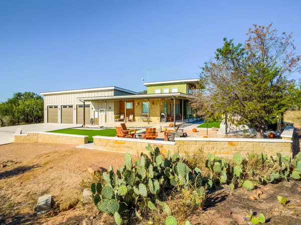 Burnet, TX 78611,125 W Granite Oaks DR