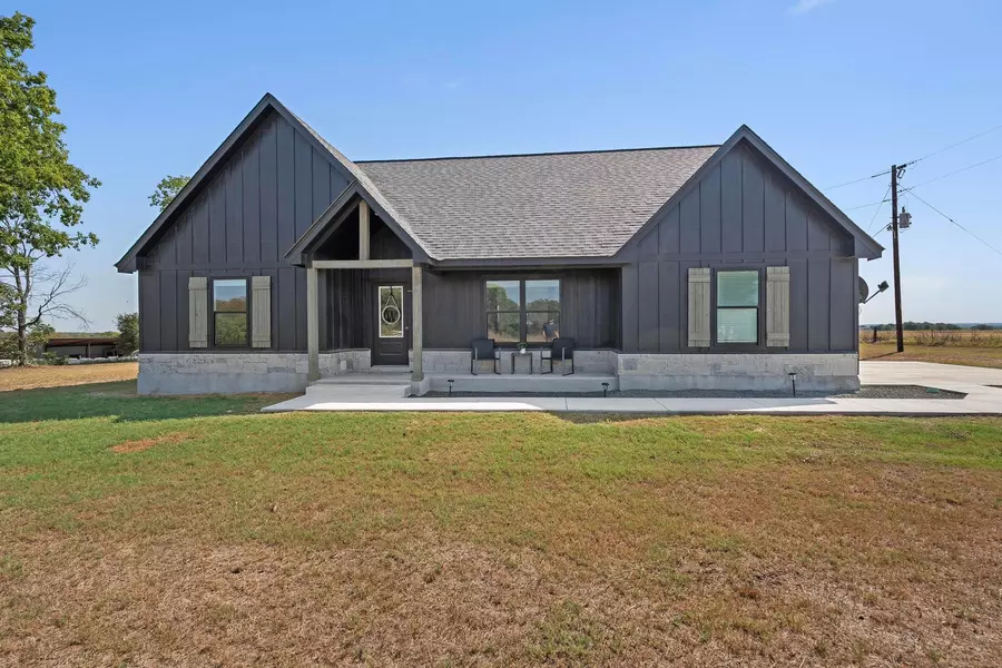 401 CR 436, Thrall, TX 76578