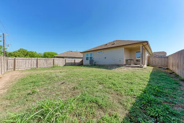 Lockhart, TX 78644,303 Abbey LN