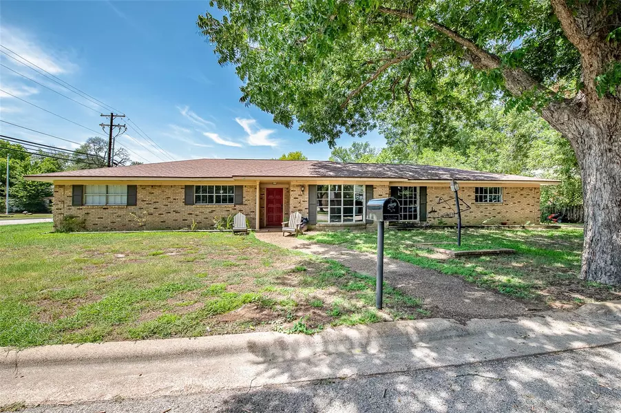 210 S Harvey Street, Caldwell, TX 77836
