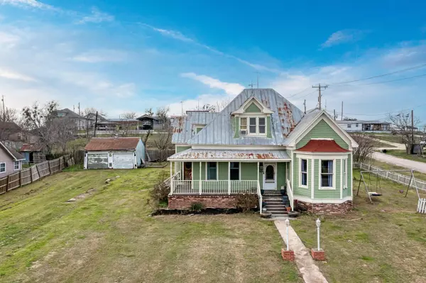 Coupland, TX 78615,308 N Broad ST