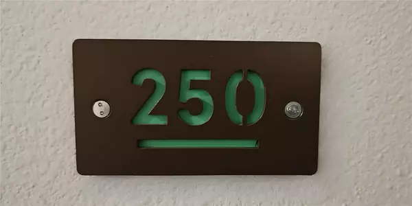 Austin, TX 78702,1800 E 4th ST #250