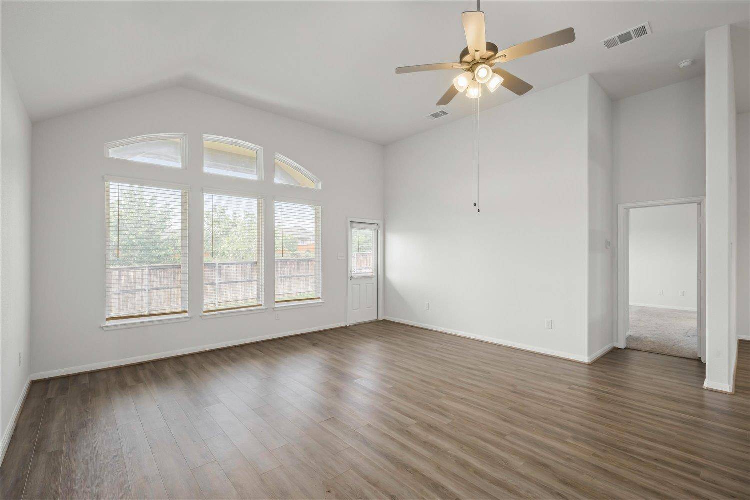Buda, TX 78610,423 Leadtree LOOP