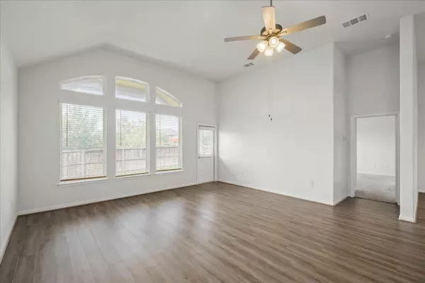 Buda, TX 78610,423 Leadtree LOOP