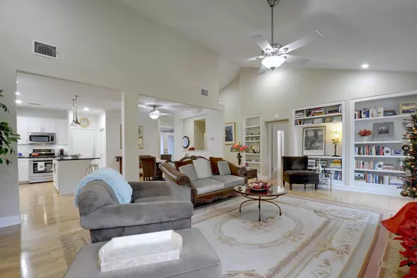 Austin, TX 78731,6706 Fort Davis CV #A