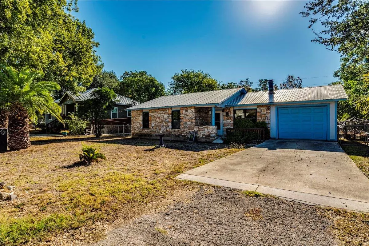 San Marcos, TX 78666,904 Conway DR