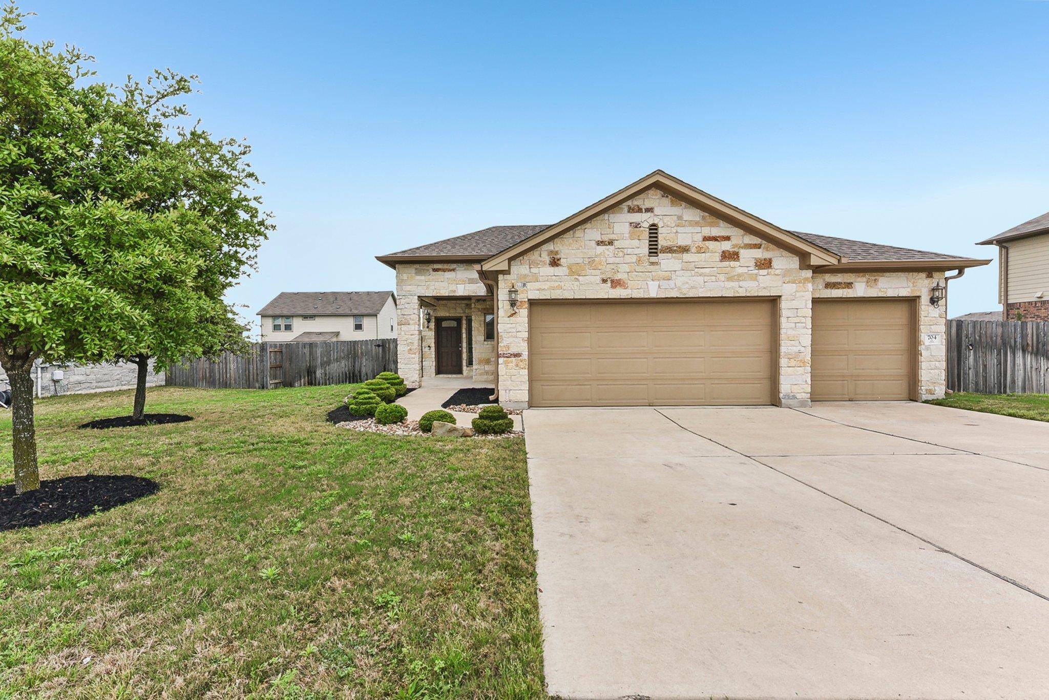 704 Manzano LN, Pflugerville, TX 78660