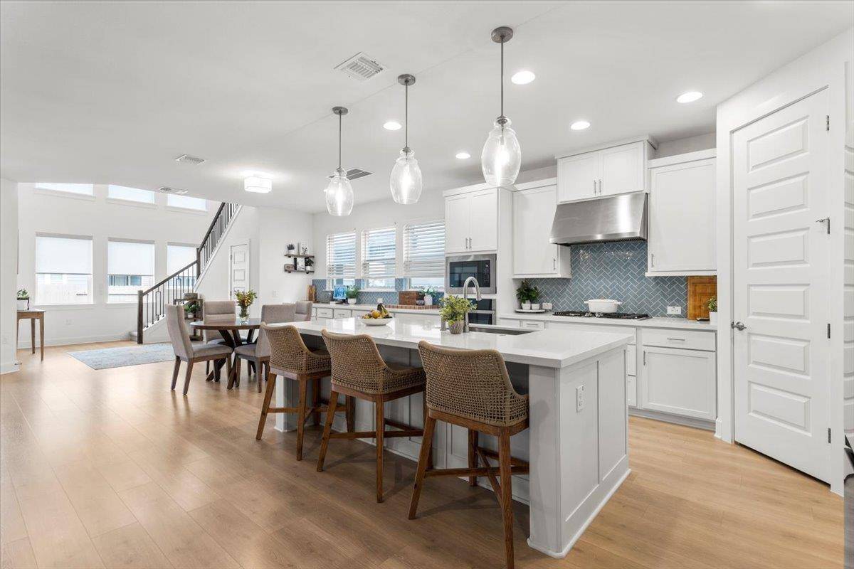 7913 Edmondson BND, Austin, TX 78744