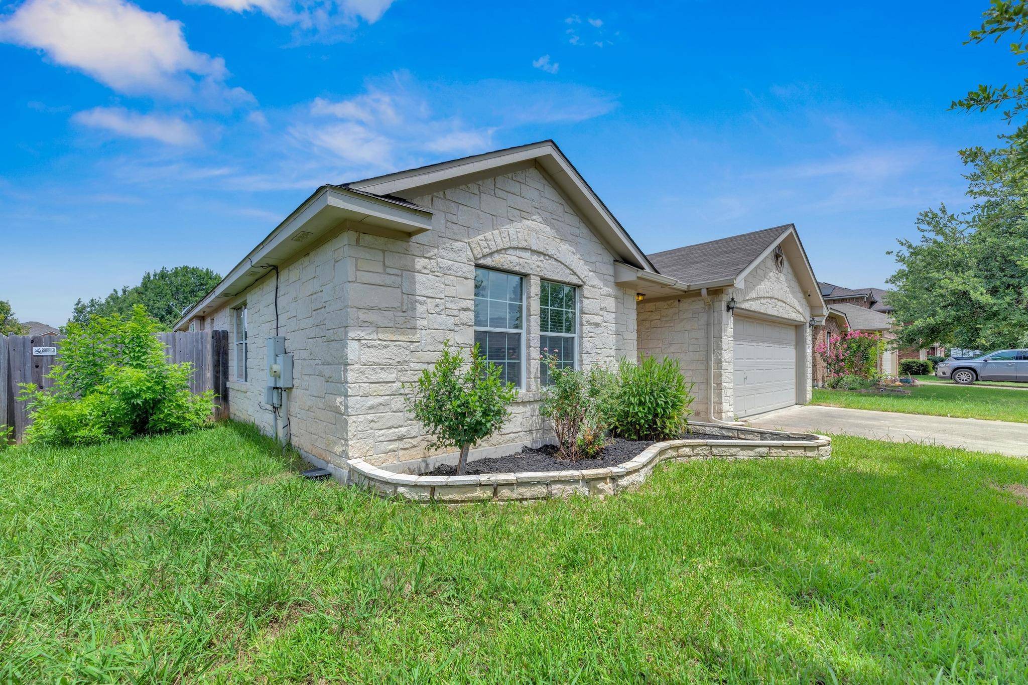 109 Inman DR, Hutto, TX 78634