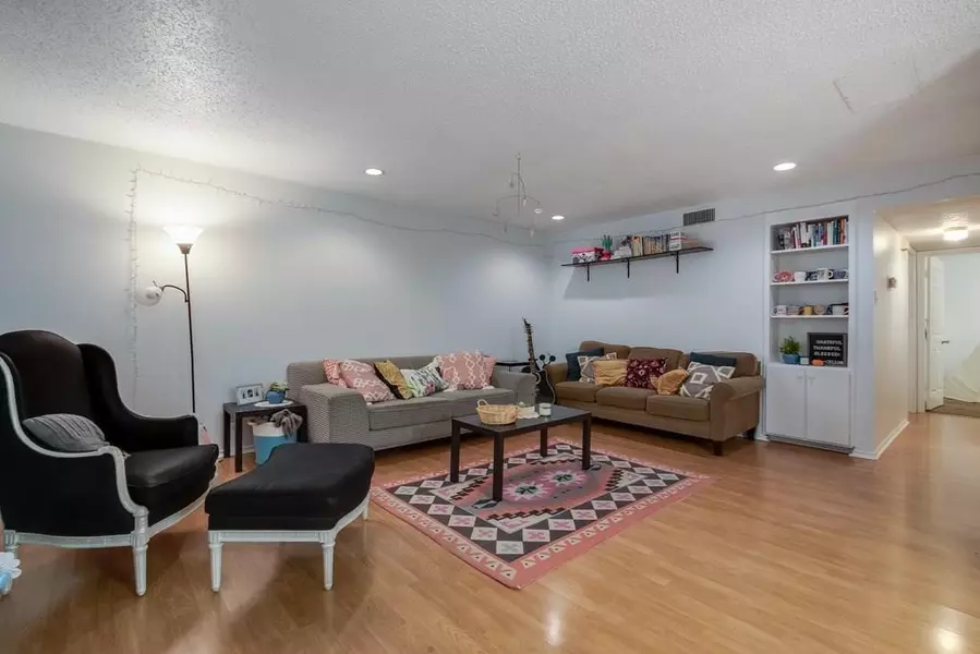 2401 Leon ST #103, Austin, TX 78705