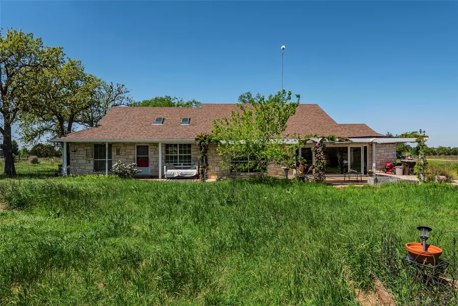 358 Easley RD, Smithville, TX 78957