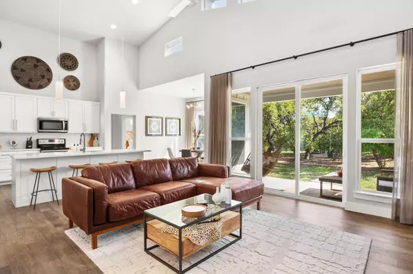 307 Bedford DR, Spicewood, TX 78669