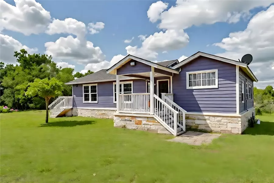 514 Marlin ST, Mcdade, TX 78650