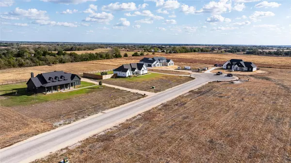 103 Country View LN, Schulenburg, TX 78956