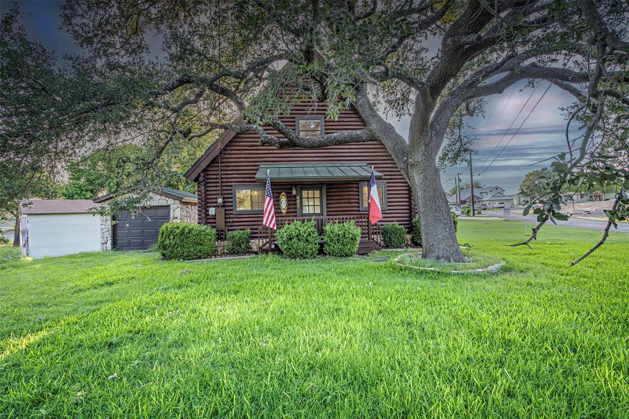401 Lake Point DR, Horseshoe Bay, TX 78657