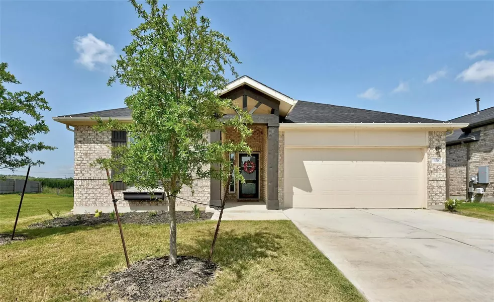 380 Cherrystone LOOP, Buda, TX 78610