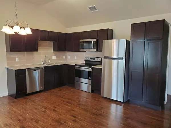 1310 W Pointe PL, Lockhart, TX 78644