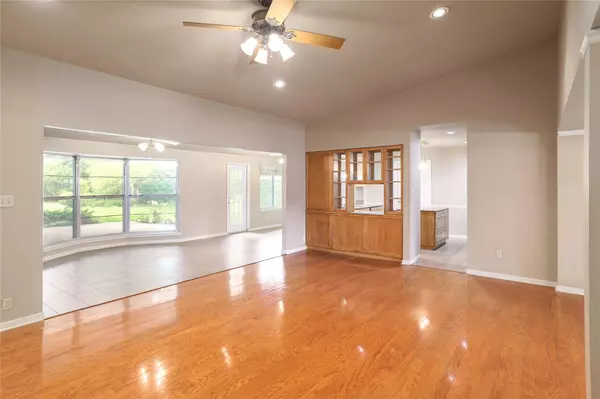 Austin, TX 78757,7300 Greenhaven DR