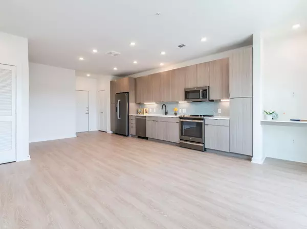 Austin, TX 78745,4802 S Congress Ave #410