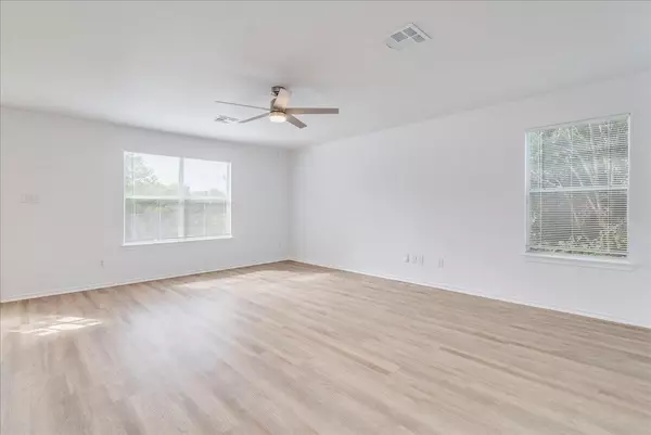 Elgin, TX 78621,618 Lavaca LOOP