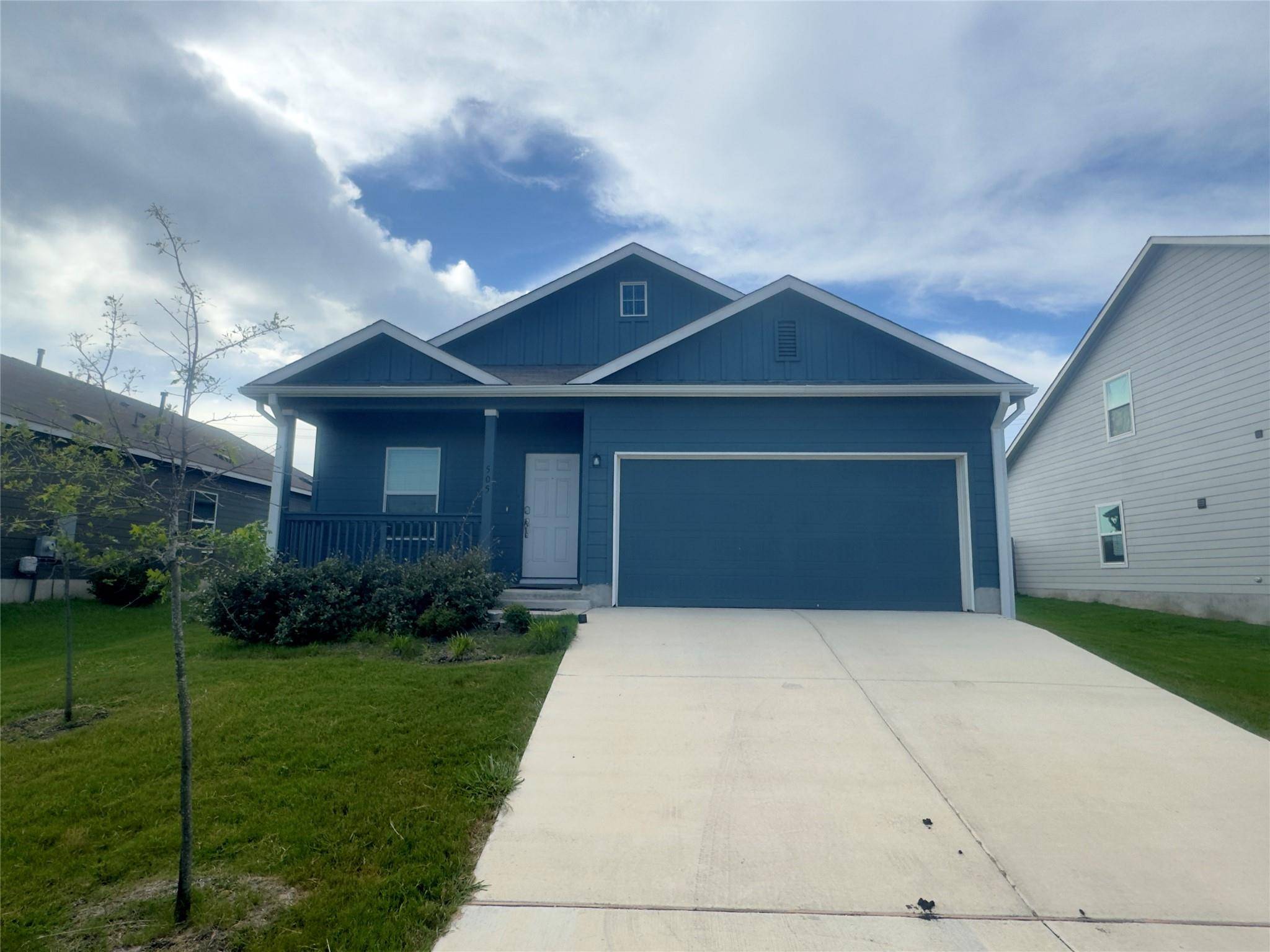 505 Halfmoon DR, Lockhart, TX 78644