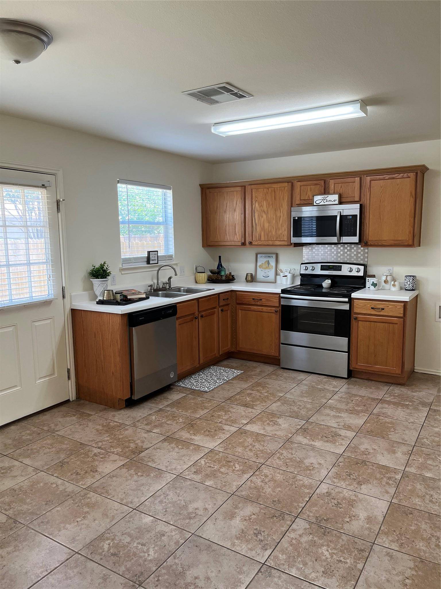 Taylor, TX 76574,3104 Tyler LN