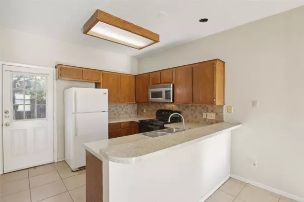 San Marcos, TX 78666,1221 W Hopkins ST #16