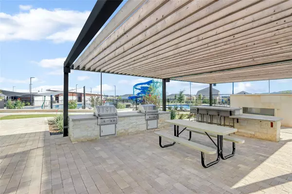 Seguin, TX 78155,8904 James Bowie