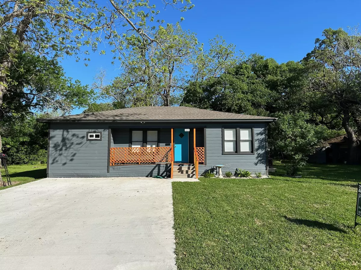 La Grange, TX 78945,439 East Lafayette ST