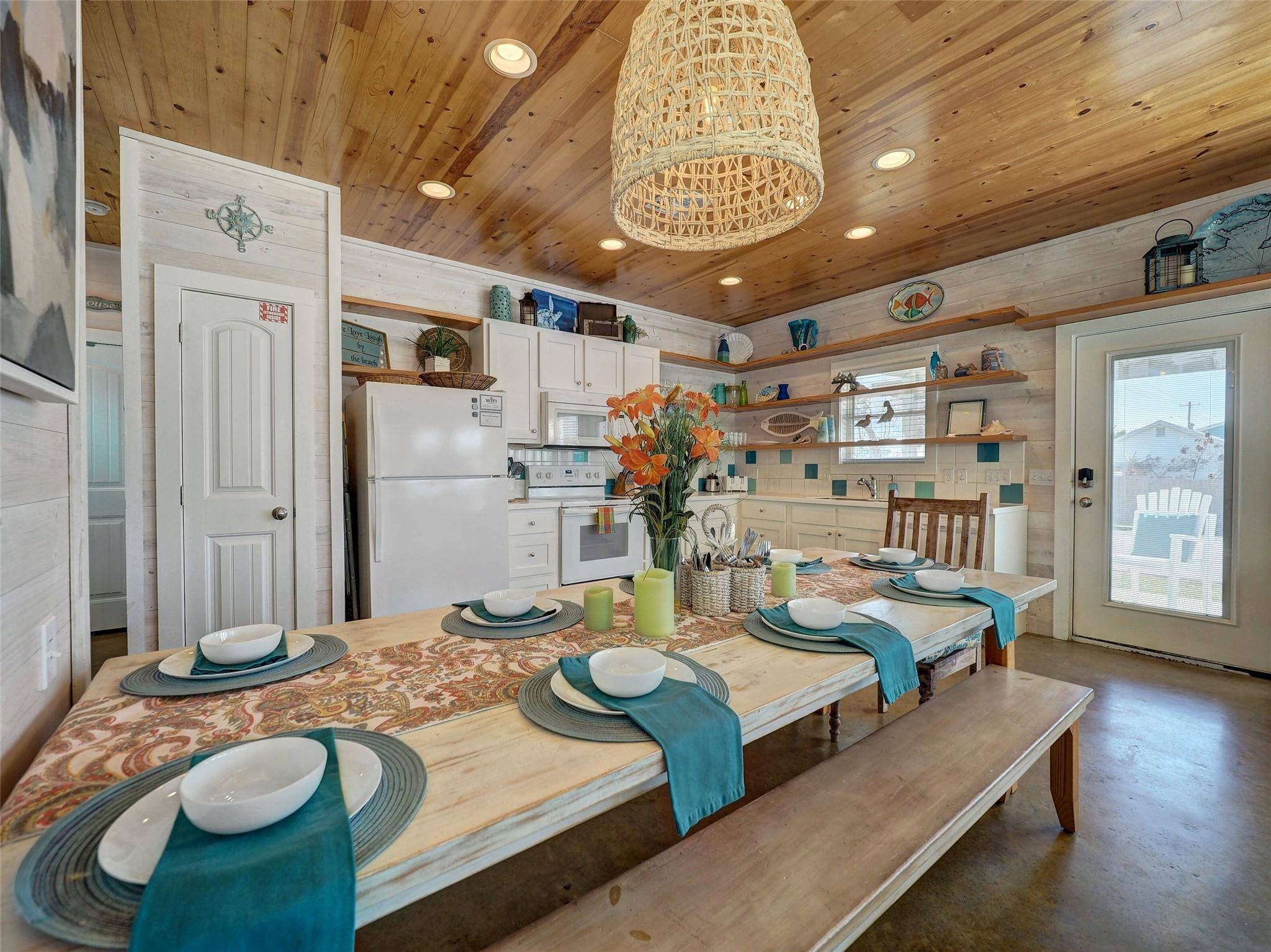 Port Aransas, TX 78373,318 S Station ST #3