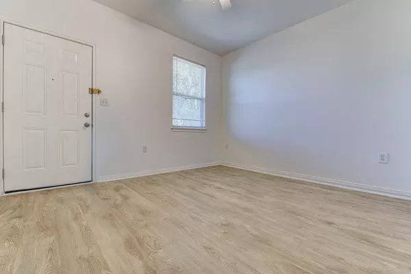 Austin, TX 78702,2006 Rosewood Ave #B