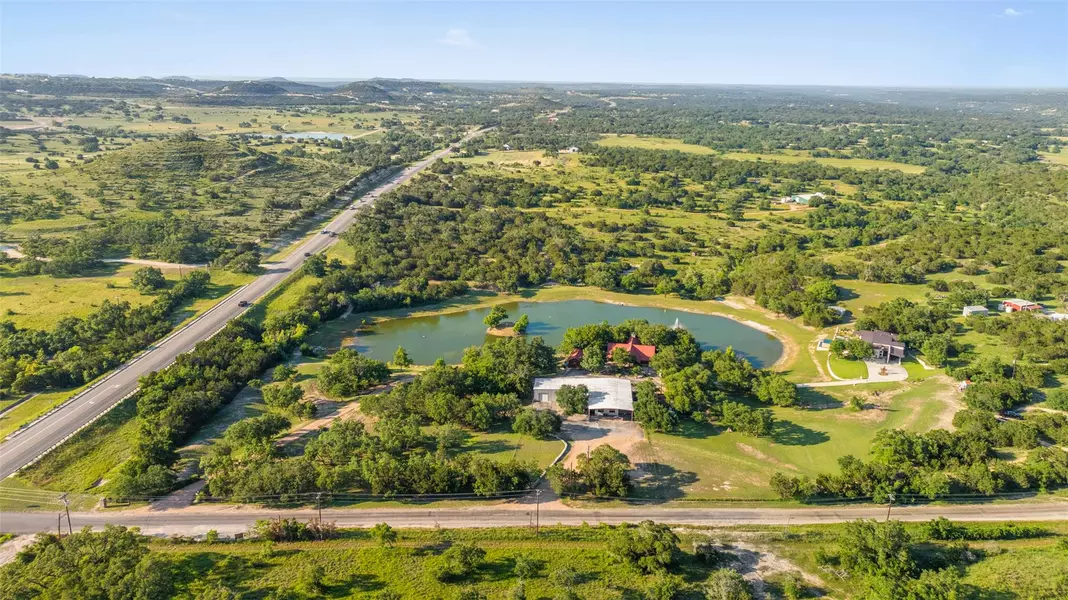 101 Rolling Hills RD, Blanco, TX 78606