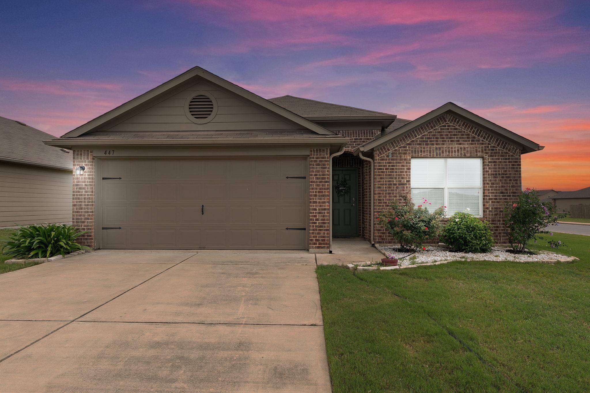 447 Discovery DR, Kyle, TX 78640