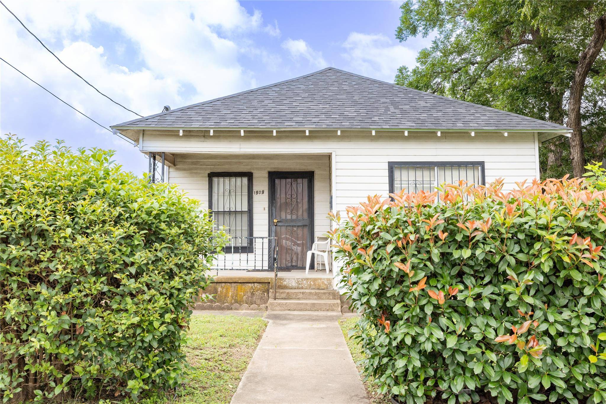1909 E 14th ST, Austin, TX 78702