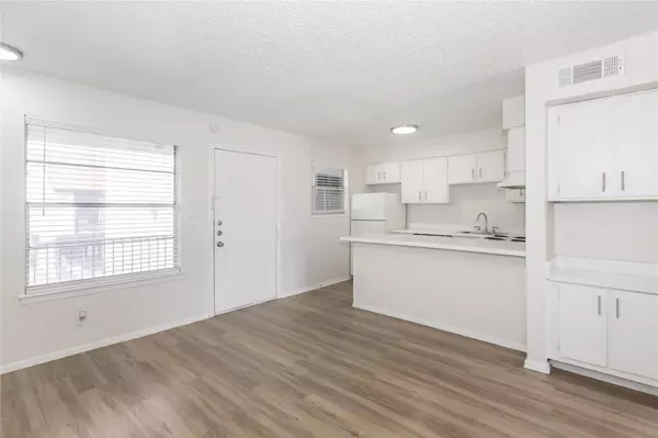 Austin, TX 78752,6010 N Lamar BLVD #201