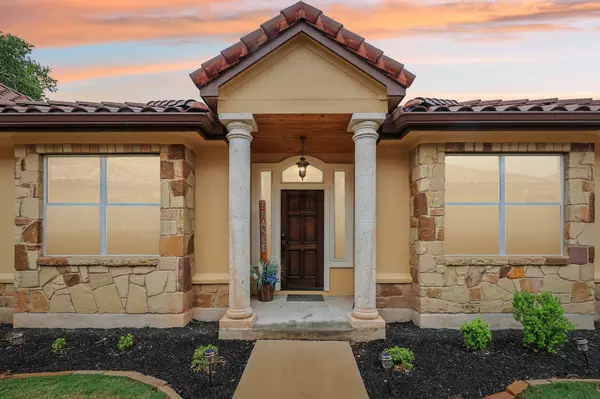 Lago Vista, TX 78645,2004 American DR #1