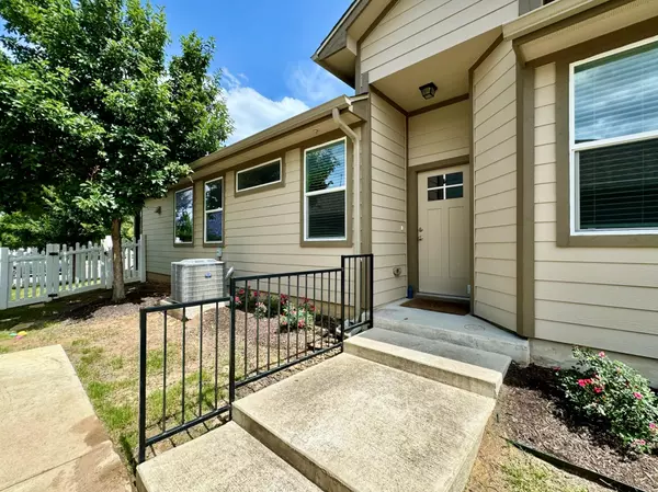 1701 Logan DR #5, Round Rock, TX 78664