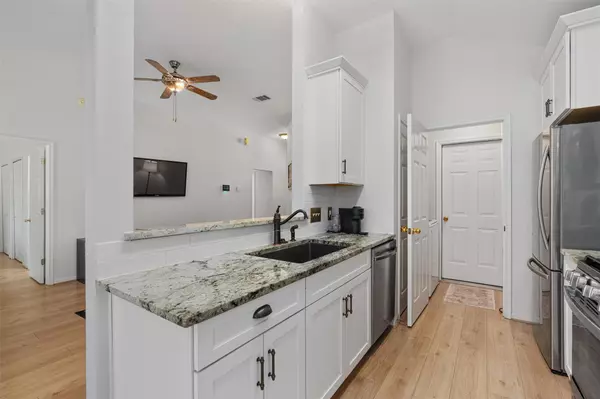 Hutto, TX 78634,208 Meadowside DR