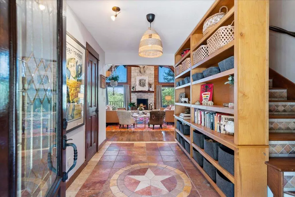 Jonestown, TX 78645,19801 Adrian WAY