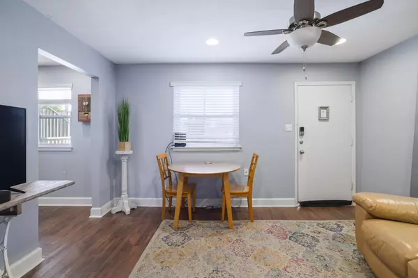 Austin, TX 78722,2401 Manor RD ##204