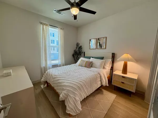 Kyle, TX 78640,320 Goll ST #1014