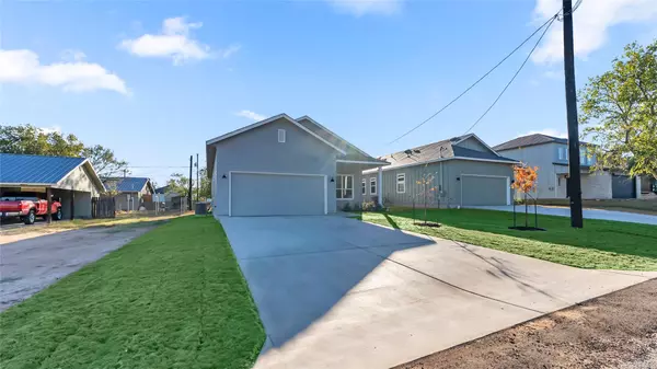 Cottonwood Shores, TX 78657,857 Cypress LN