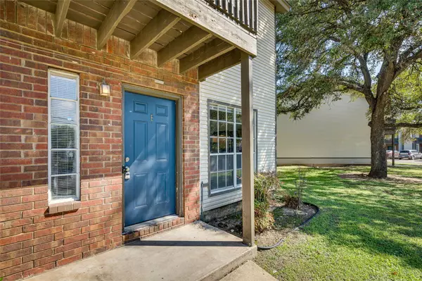 1834 River Crossing CIR #E, Austin, TX 78741