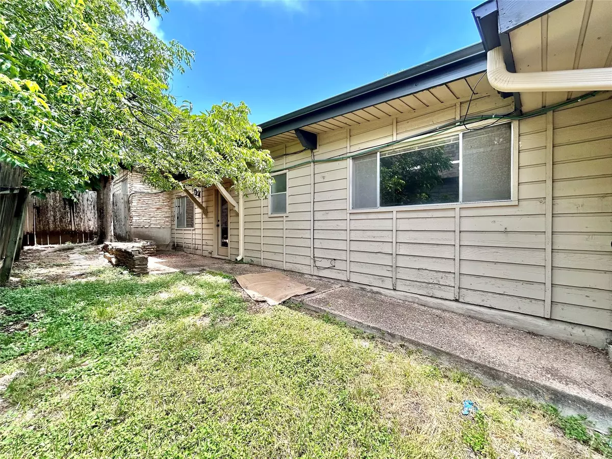 Austin, TX 78759,8711 Westover Club DR #A