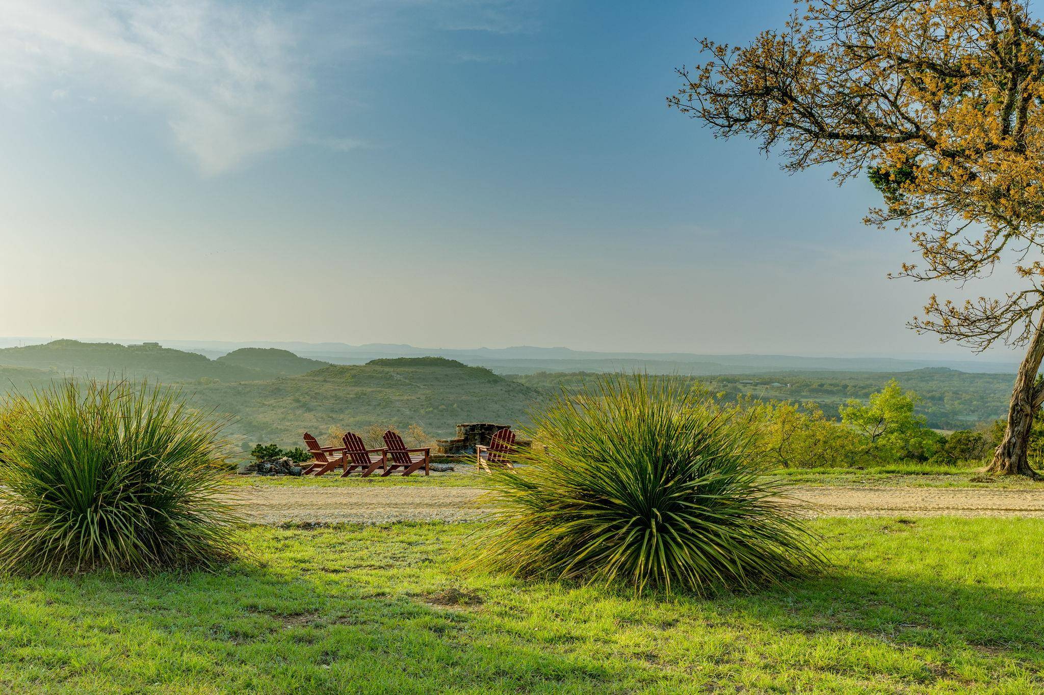 281 Kloster LN, Blanco, TX 78606
