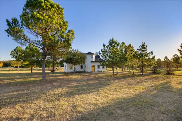 Mcdade, TX 78650,245 Country Lane LN