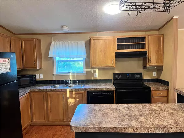 Paige, TX 78659,124 Alum Creek DR