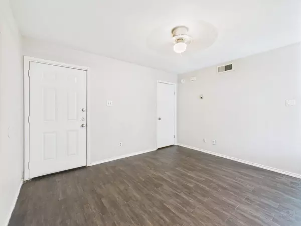 Austin, TX 78741,1840 Burton DR #141